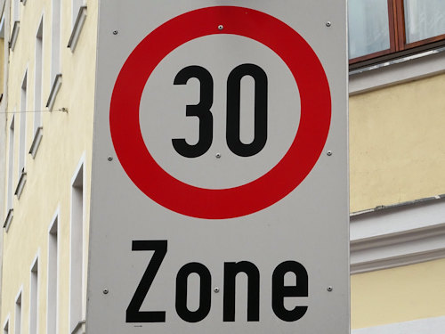 30 kmh speed limit sign