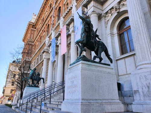 Entrance to the Academy of Fine Arts Vienna