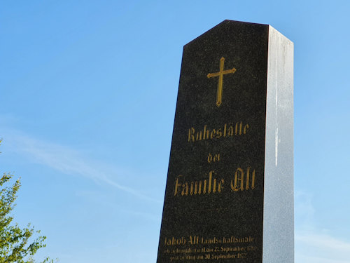 Alt family grave