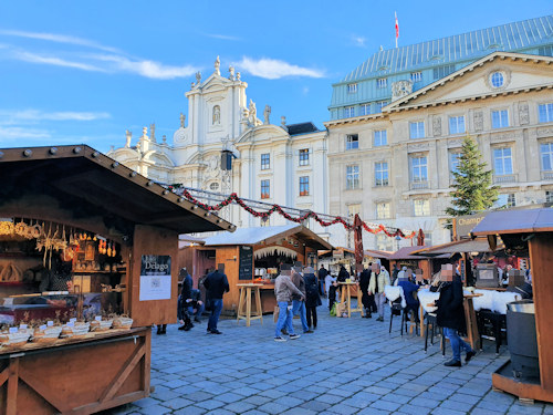 Market booths on Am Hof square