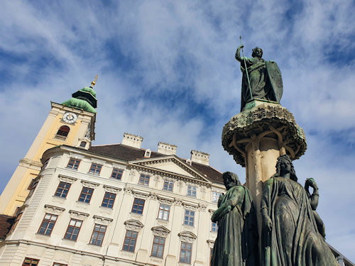 Austriabrunnen fountain
