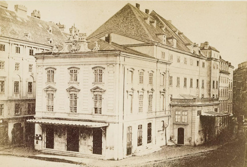 The old Kärntnertortheater in the 19th century