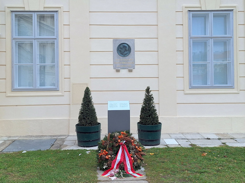 Plinth, plaque and Baroque outbuilding