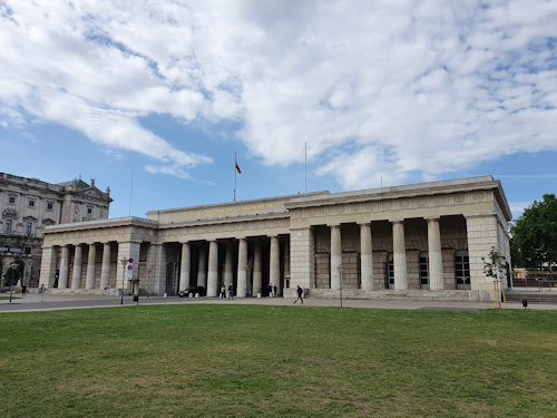 View of the Burgtor from Heldenplatz