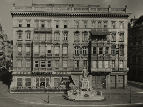 Café Mozart around 1941