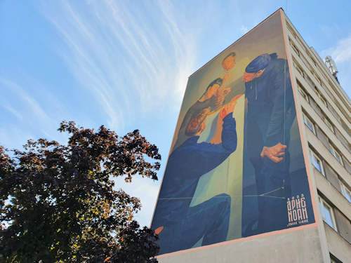 Giant outside wall painting