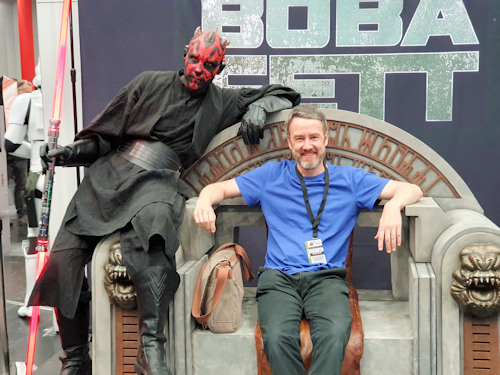 Boba Fett throne and Darth Maul with a visitor