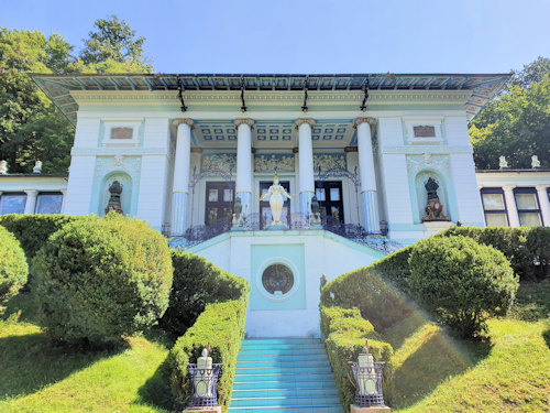 Front of the Ernst Fuchs Museum