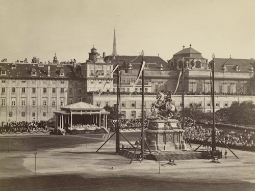 Photo of the unveiling of the monument to Prince Eugene