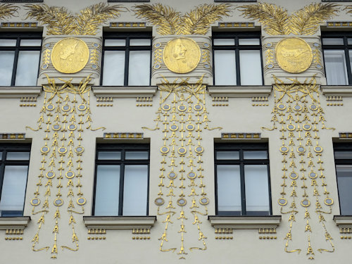 Façade of Linke Wienzeile 38