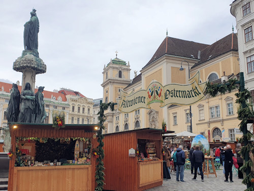 Altwiener Ostermarkt and Schottenkirche