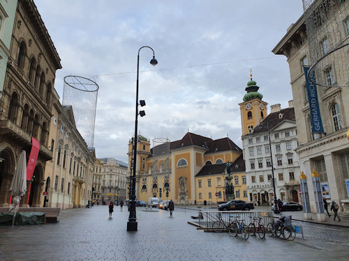 The Freyung from below