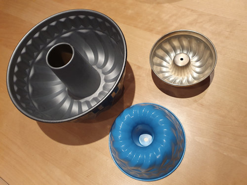 Gugelhupf baking tins