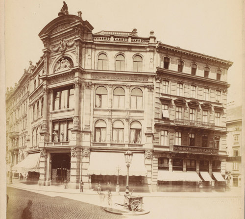 The Haashaus on Stephansplatz in the late 1800s