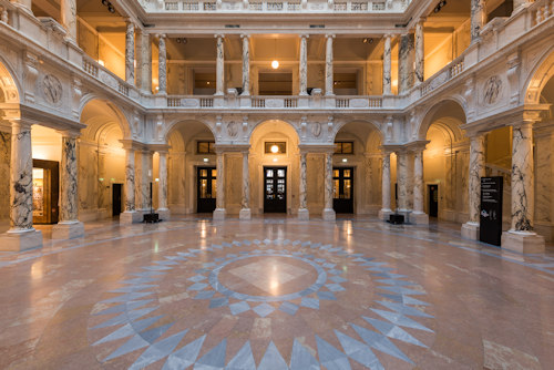 Weltmuseum Hall of Columns