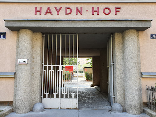 The Haydnhof entrance gates