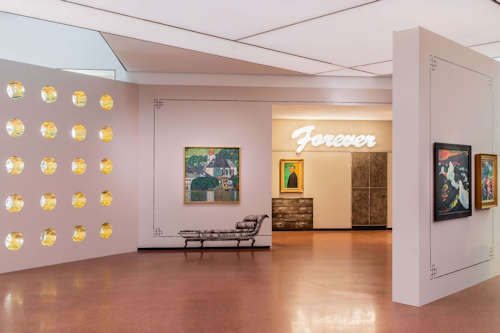 View of an exhibition featuring a Klimt work