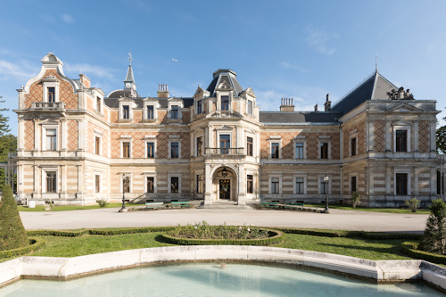 Wide view of the Hermesvilla