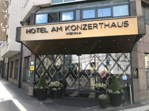 Entrance to the Hotel am Konzerthaus