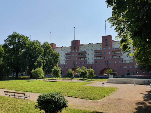 Open courtyard of the Karl-Marx-Hof
