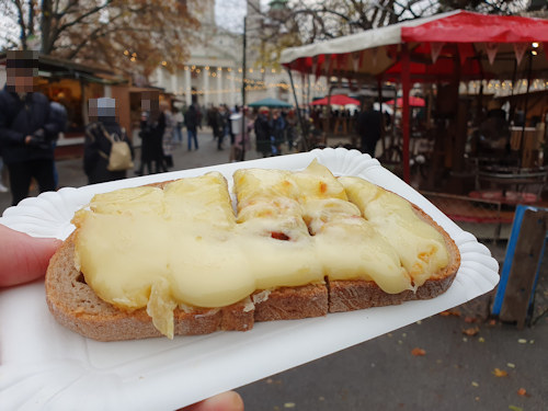 Raclette at a market