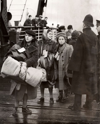 Arrival in Harwich © Image Bank WW2 – Spaarnestad Photo