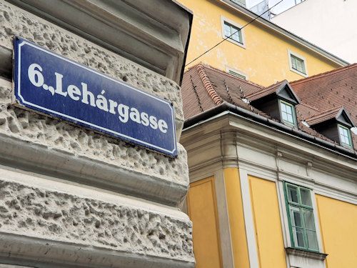 Lehárgasse sign