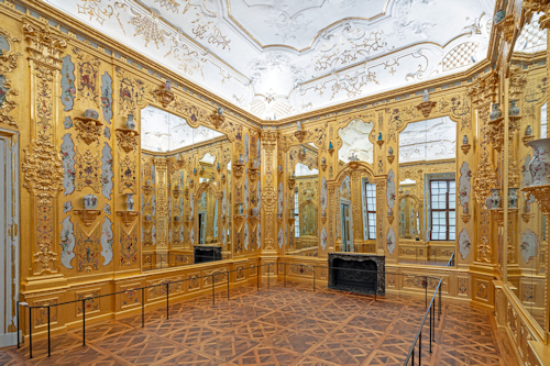 Baroque chamber decorated in gold