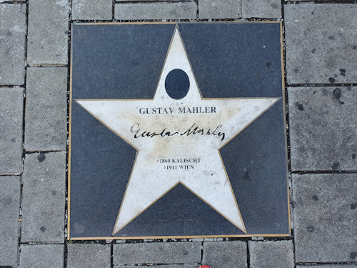 Mahler pavement star