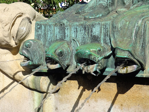 Fish decoration on the Mozartbrunnen