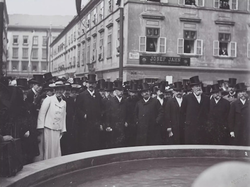 Guests at the unveiling of the Mozartbrunnen fountain