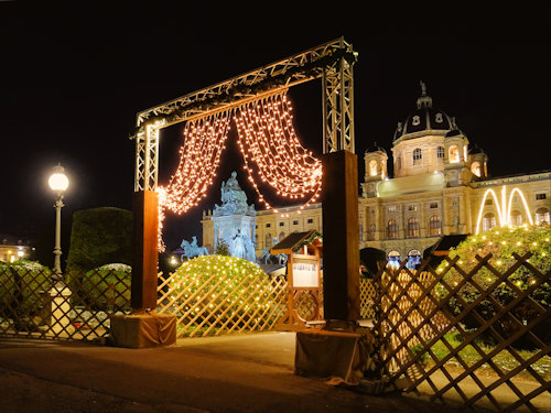 Maria-Theresien-Platz at Christmas