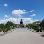 View across Maria-Theresien-Platz