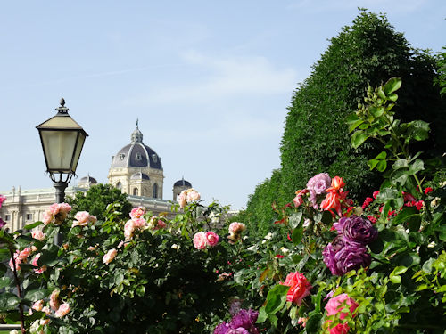 Museum view from the Volksgarten