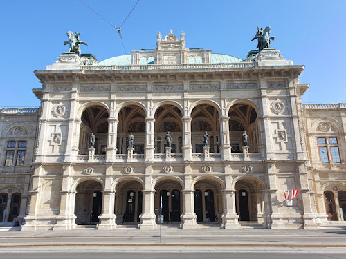 Arch-filled front of the Staatsoper