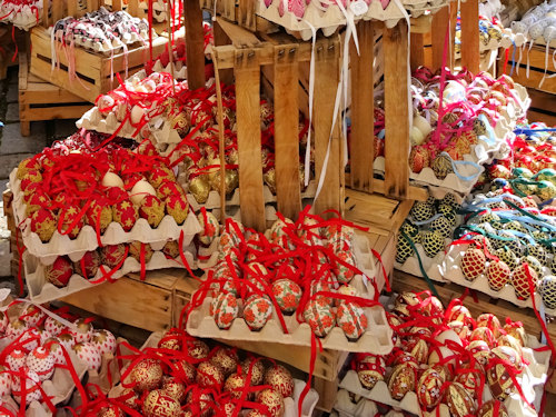 Painted Easter eggs on the Freyung