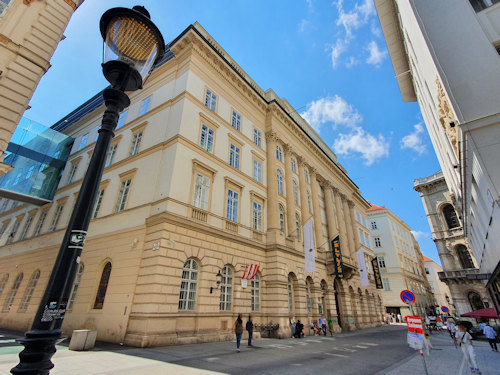Full view of Palais Niederösterreich