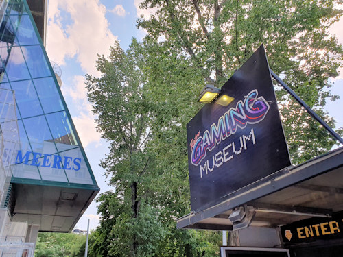 Museum sign and part of the Haus des Meeres