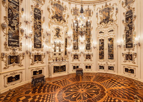 Chinese cabinet room