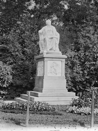 Photo of a composer monument taken around 1875