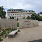 Entrance to the Shoah memorial