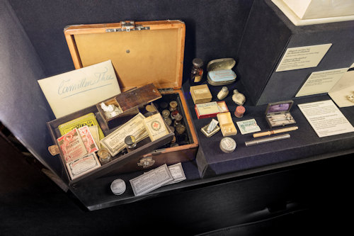 Sisi museum display cabinet