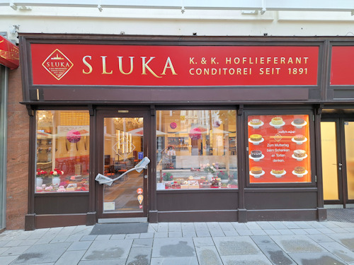 Front façade of the Sluka Conditorei