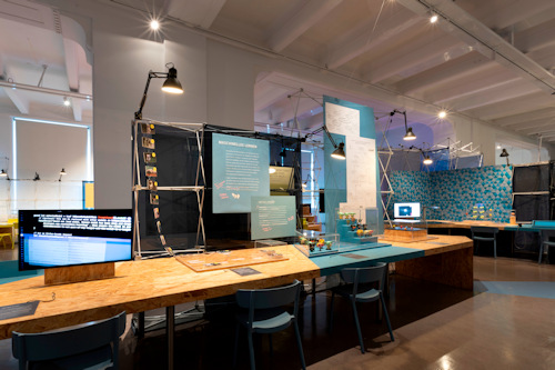 Machine learning exhibition display