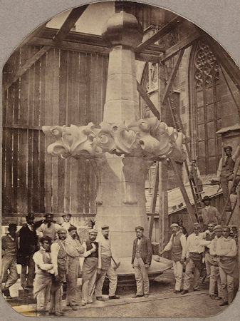 Installation of the top of the Stephansdom South Tower