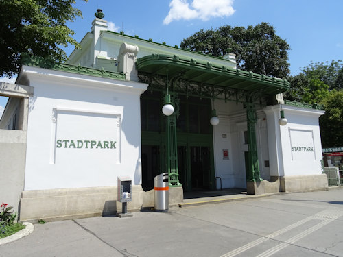 Stadtpark station