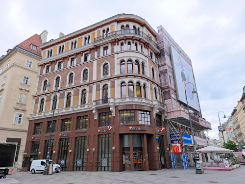 The Zur Weltkugel building