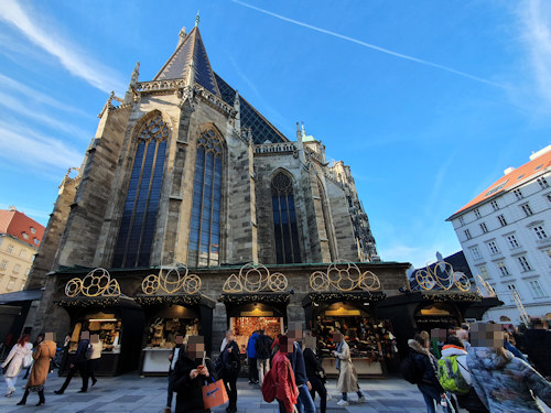 Stephansplatz Christmas market and cathedral
