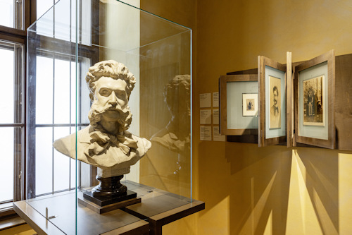 View of a bust of Johann Strauss