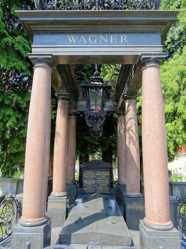 Full view of Otto Wagner's grave